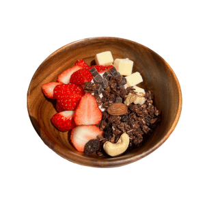 4月のフルーツボウルのSINGLEバージョン：イチゴヨーグルト、イチゴ、チョコチャンク、チーズキューブ、カカオグラノーラ